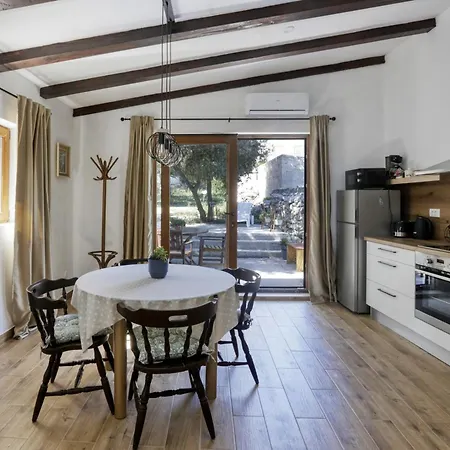 Apartamento By The Sea Jezera, Murter - 19056 Jezera