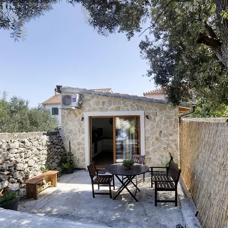 Apartamento By The Sea Jezera, Murter - 19056 *