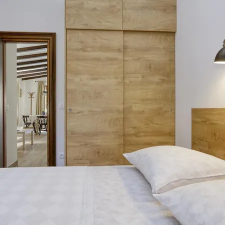 Apartment By The Sea Jezera, Murter - 19056 *