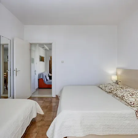 Apartment By The Sea Jezera, Murter - 19056